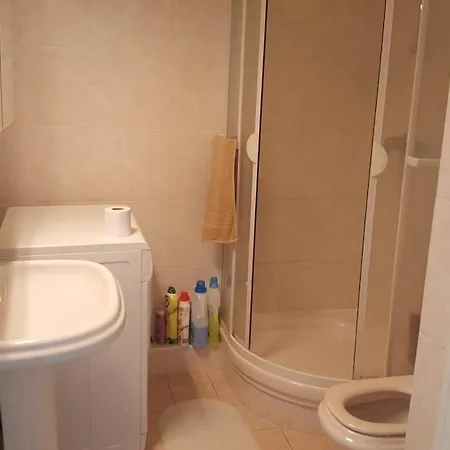 Entire In Apartament