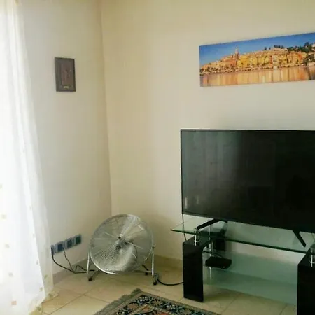 Entire In Nice